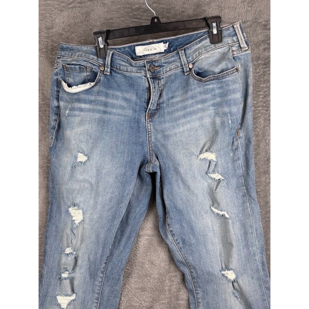 Torrid Premium Jeans 18 Blue Denim Distressed‎ Stretch